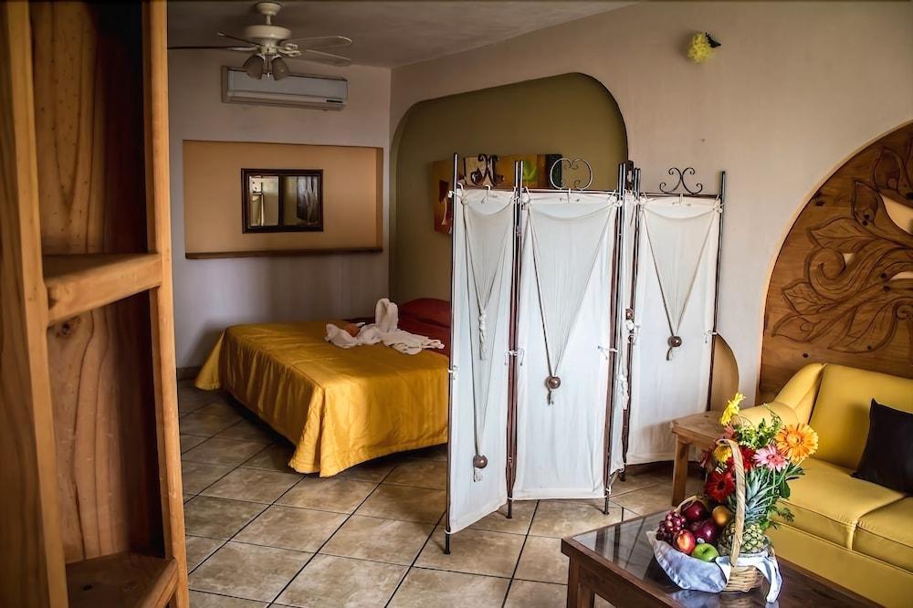 Отель Paloma Del Mar (Adults Only) Пуэрто-Вальярта Экстерьер фото